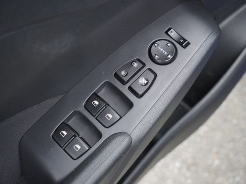 Used 2022 Hyundai Accent SE FWD image 9