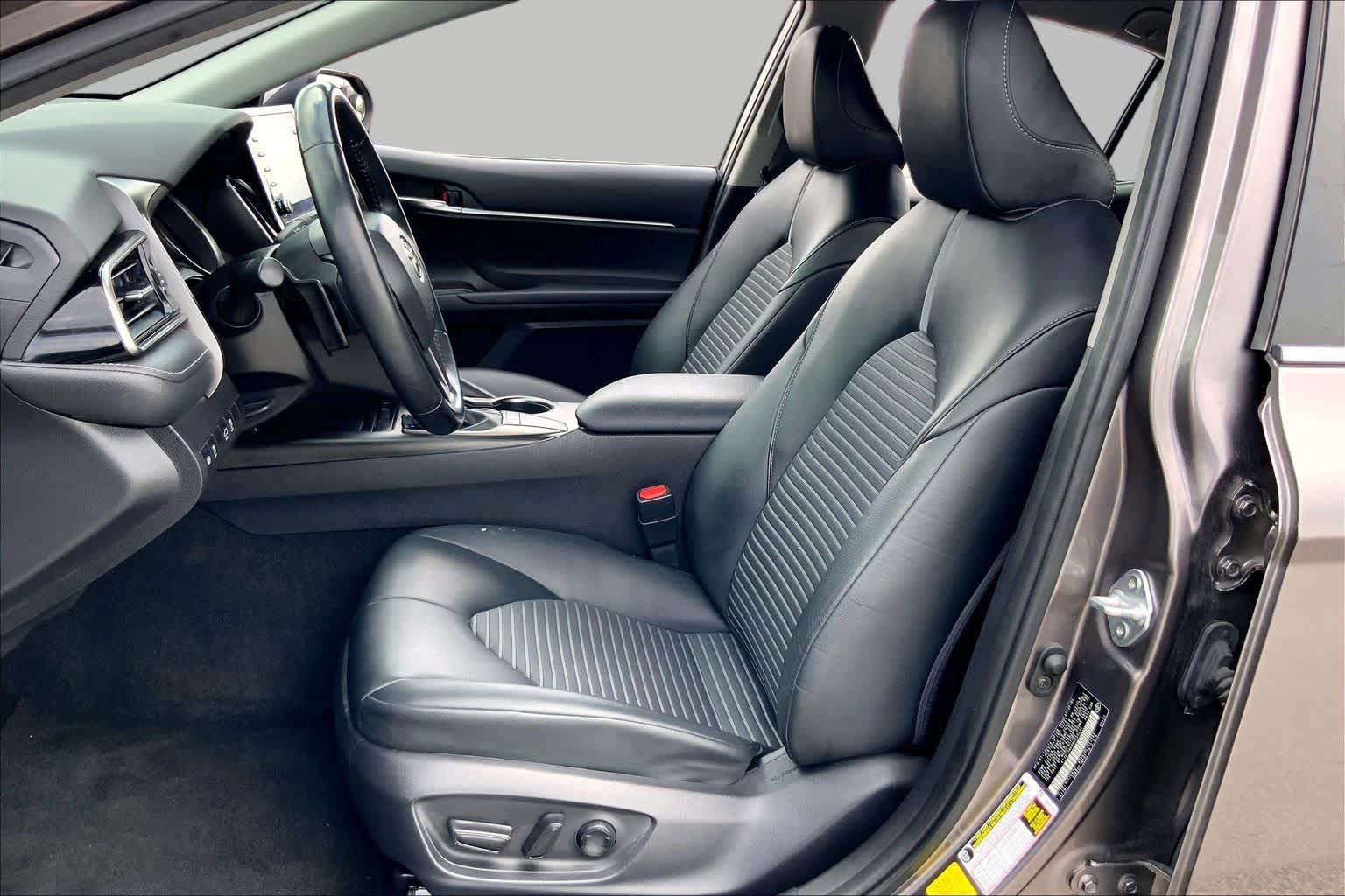 Used 2022 Toyota Camry SE FWD image 8