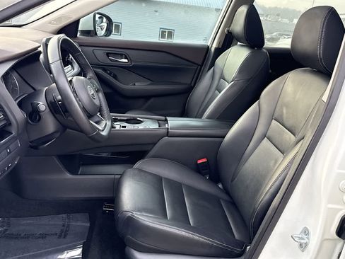 Used 2023 Nissan Rogue SL w/ SL Premium Package image 14