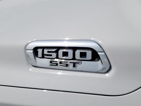 Used 2025 RAM 1500 Big Horn AWD/4WD image 9