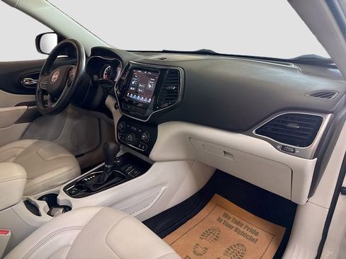 Used 2019 Jeep Cherokee Limited AWD/4WD image 28