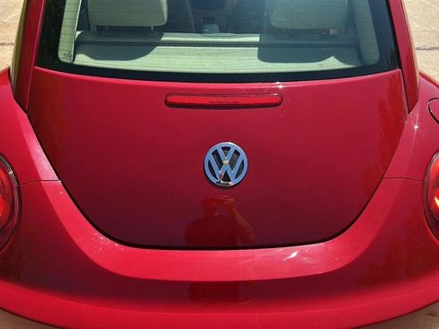 Used 2008 Volkswagen Beetle S FWD image 10