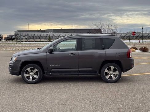 Used 2016 Jeep Compass High Altitude image 32