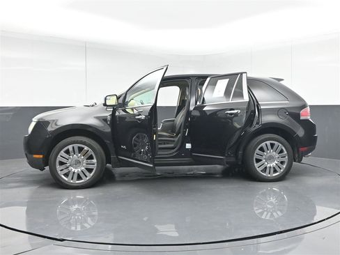 Used 2010 Lincoln MKX AWD image 39