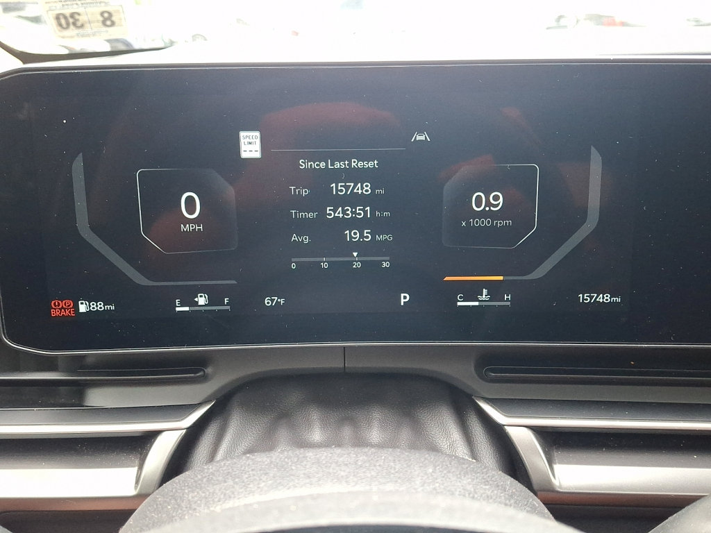 Used 2026 Kia Carnival SX w/ SX Dark Edition Package FWD image 32