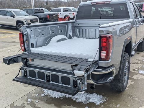 New 2026 GMC Sierra 2500 SLE image 12