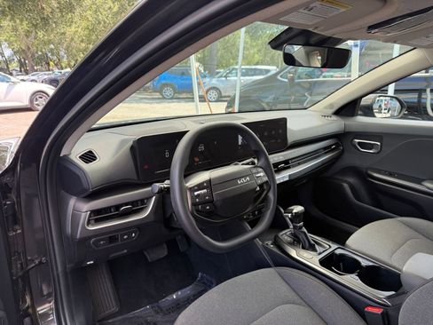Used 2025 Kia K4 FWD image 32