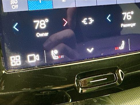 Used 2022 Volvo XC60 T8 R-Design w/ Advanced Package image 25