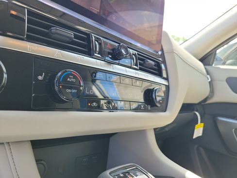 New 2026 Nissan Pathfinder SL AWD/4WD image 31