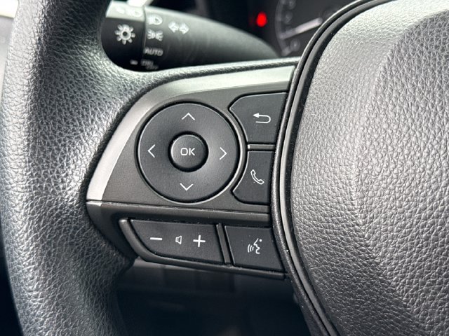 Used 2022 Toyota Corolla LE FWD image 31