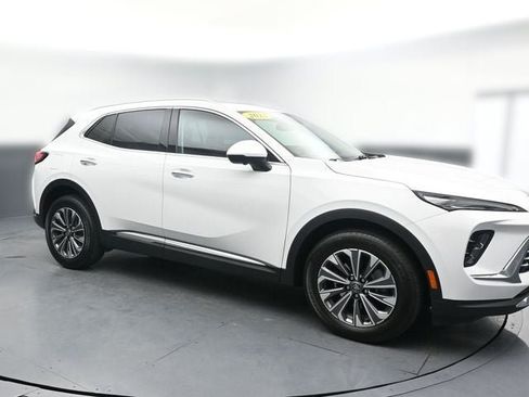 Used 2025 Buick Envision Preferred AWD/4WD image 2