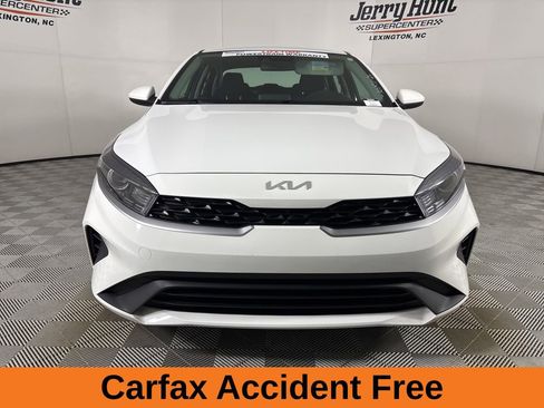 Used 2024 Kia Forte LX image 3