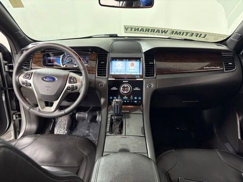 Used 2018 Ford Taurus Limited image 25