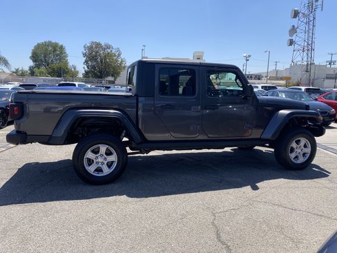 Used 2022 Jeep Gladiator Sport AWD/4WD image 17