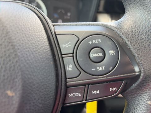 Used 2022 Toyota Corolla LE image 14