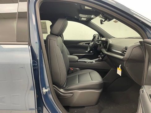 New 2026 Chevrolet Traverse LT w/ Driver Confidence Package AWD/4WD image 16