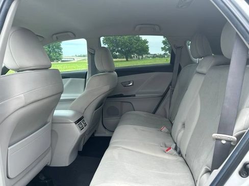 Used 2011 Toyota Venza FWD image 10