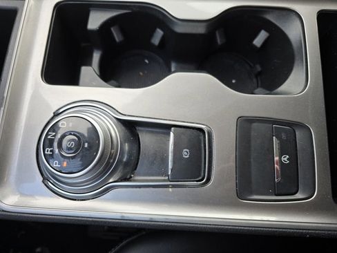 Used 2024 Ford Edge SEL image 17