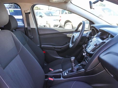 Used 2018 Ford Focus S image 21