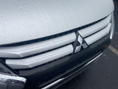 Used 2020 Mitsubishi Eclipse Cross ES image 4