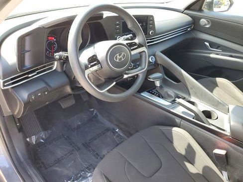 Certified 2022 Hyundai Elantra SEL w/ Winter Weather Package image 16