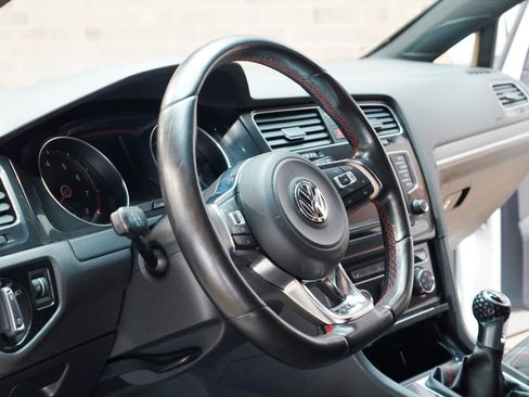 Used 2015 Volkswagen GTI S FWD image 40