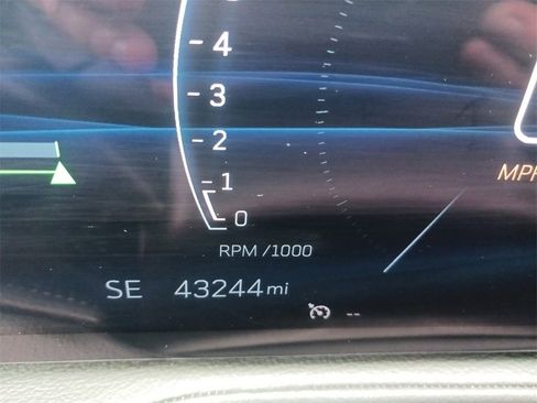 Used 2024 Cadillac XT4 Premium Luxury image 19