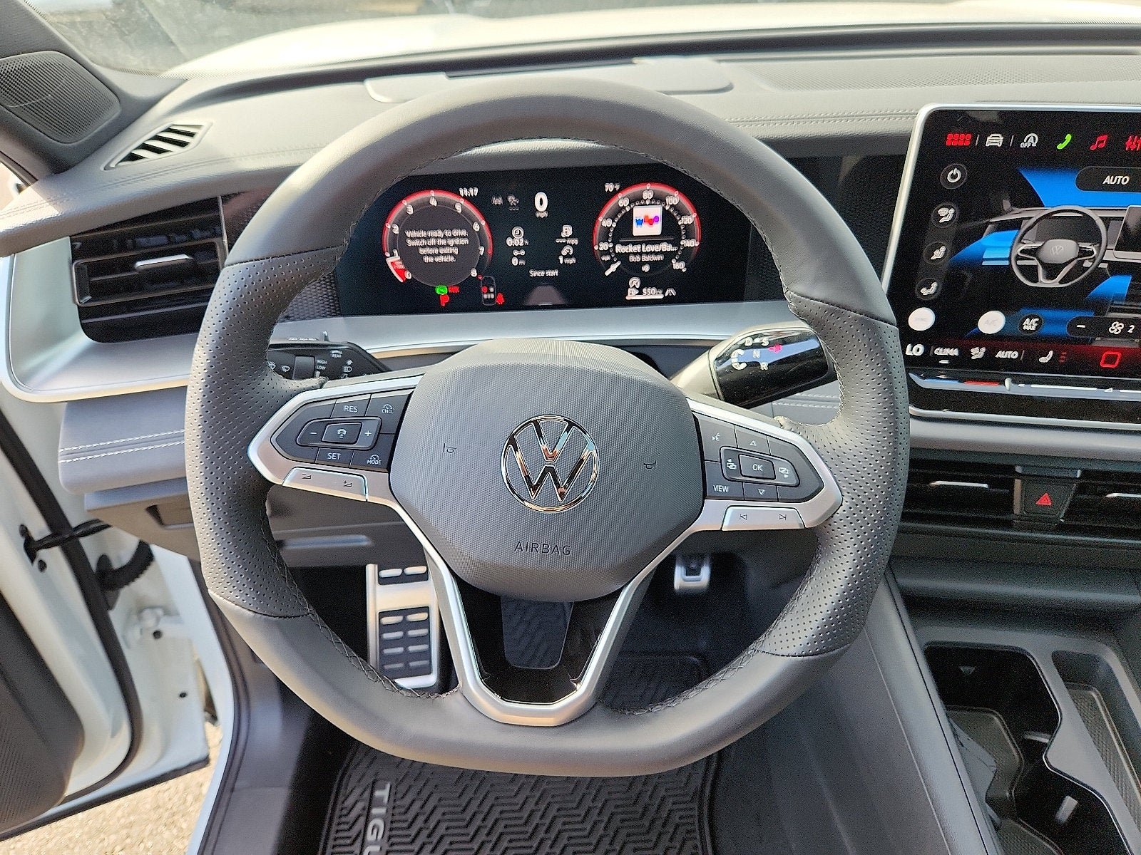 New 2026 Volkswagen Tiguan SE R-Line AWD/4WD image 16