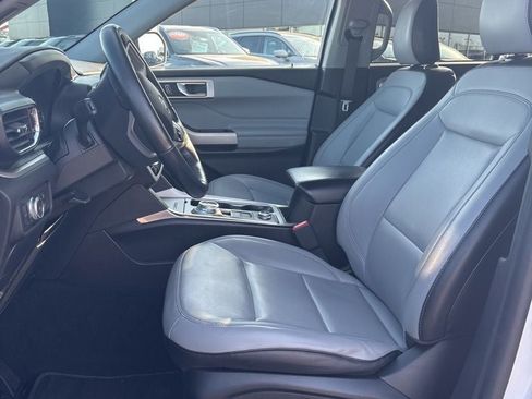 Used 2021 Ford Explorer XLT w/ Equipment Group 202A AWD/4WD image 11