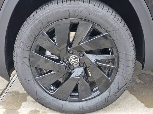 New 2026 Volkswagen Atlas SE image 8
