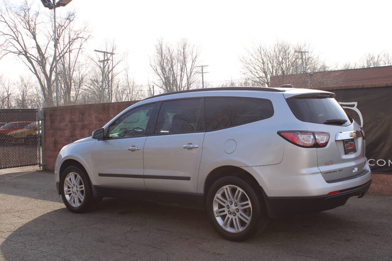 Used 2017 Chevrolet Traverse LS AWD/4WD image 3