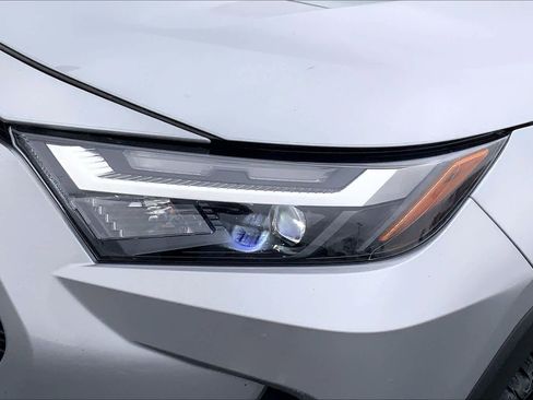 Used 2023 Toyota RAV4 XLE Premium image 28