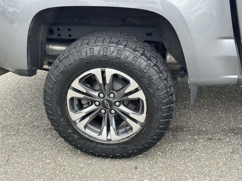 Used 2022 Chevrolet Colorado Z71 AWD/4WD image 8