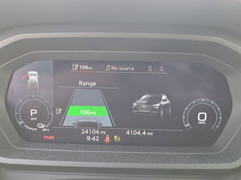 Used 2023 Audi Q4 e-tron Premium Plus image 9