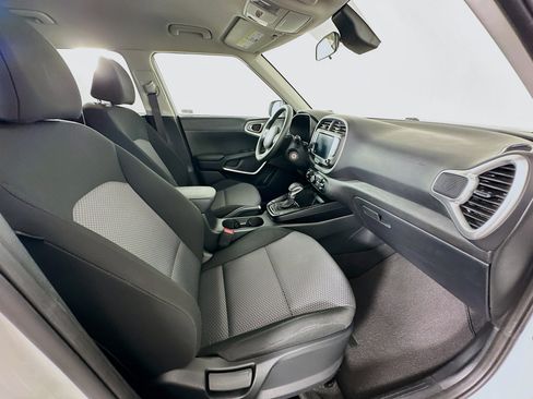 Used 2025 Kia Soul LX w/ LX Technology Package FWD image 29