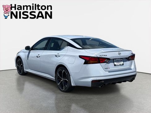 Used 2023 Nissan Altima 2.5 SR w/ SR Premium Package FWD image 4
