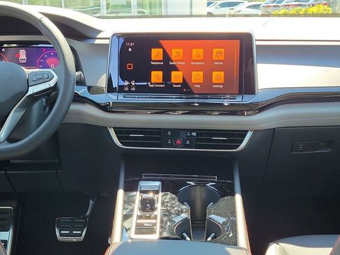 New 2026 Volkswagen Atlas Peak Edition AWD/4WD image 12