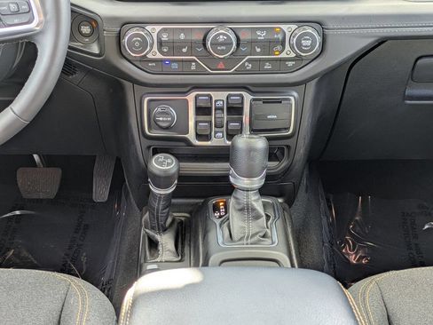 Used 2025 Jeep Wrangler Unlimited Sahara w/ Safety Group AWD/4WD image 20