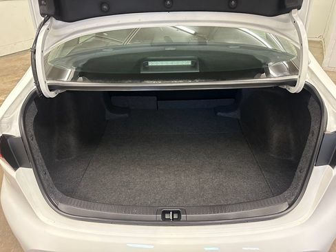Used 2025 Toyota Corolla LE FWD image 18