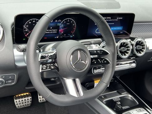 New 2026 Mercedes-Benz GLB 250 4MATIC image 14