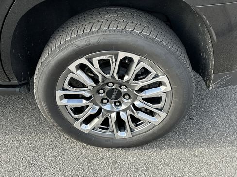 Certified 2024 GMC Yukon Denali Ultimate image 23