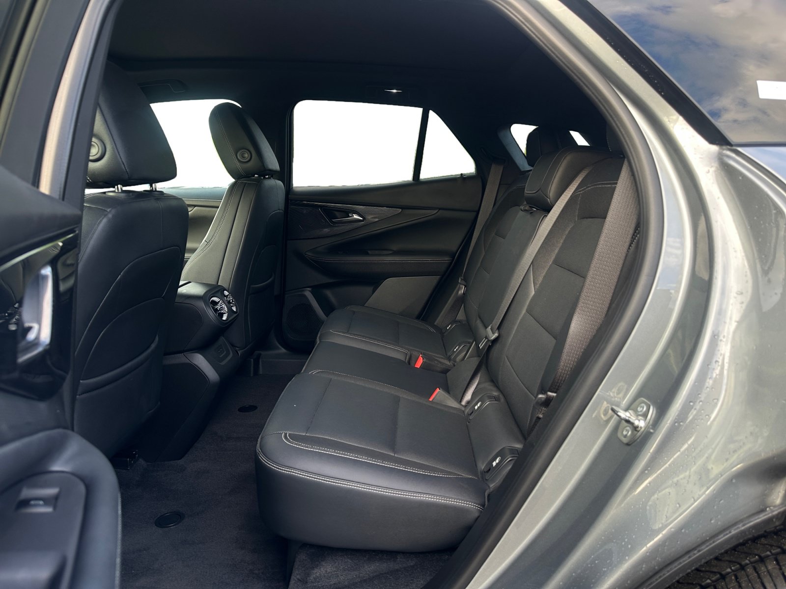 Used 2024 Chevrolet Blazer EV LT AWD/4WD image 13