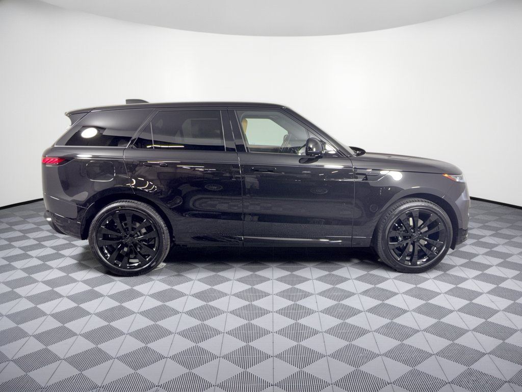 New 2027 Land Rover Range Rover Sport Dynamic SE AWD/4WD image 8
