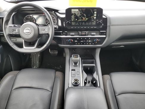 Certified 2025 Nissan Pathfinder SL image 24