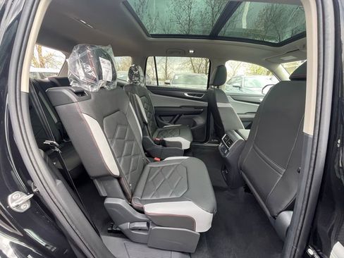 New 2026 Volkswagen Atlas Peak Edition AWD/4WD image 24