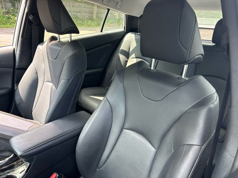 Used 2019 Toyota Prius XLE w/ Advanced Technology Package AWD/4WD image 7