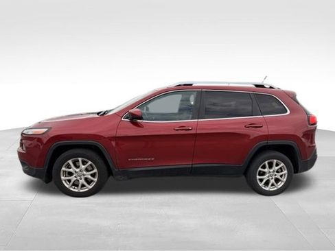 Used 2015 Jeep Cherokee Latitude FWD image 2