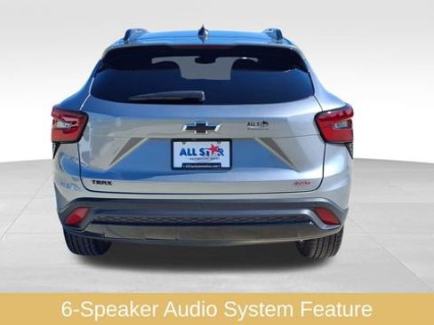 Used 2025 Chevrolet Trax RS w/ Sunroof Package image 6
