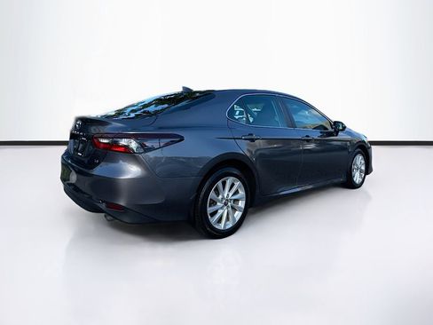 Used 2022 Toyota Camry LE image 6