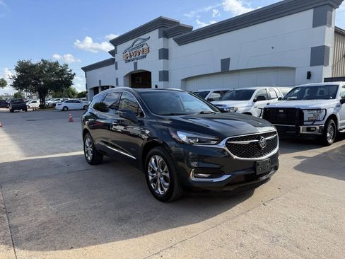 Used 2018 Buick Enclave Avenir w/ Avenir Technology Package AWD/4WD image 2